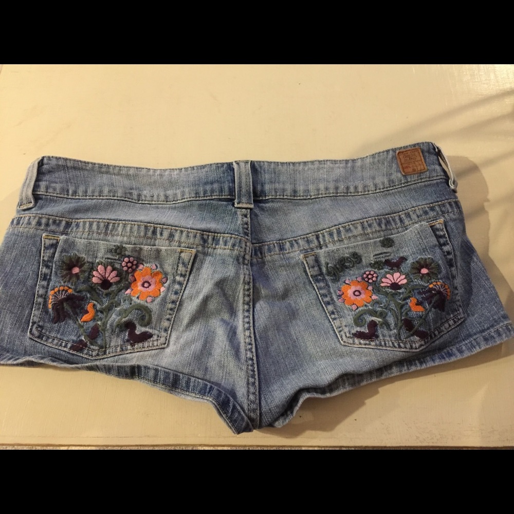 guess shorts size 32